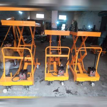 Scissor Lift Manufacturers in Delhi